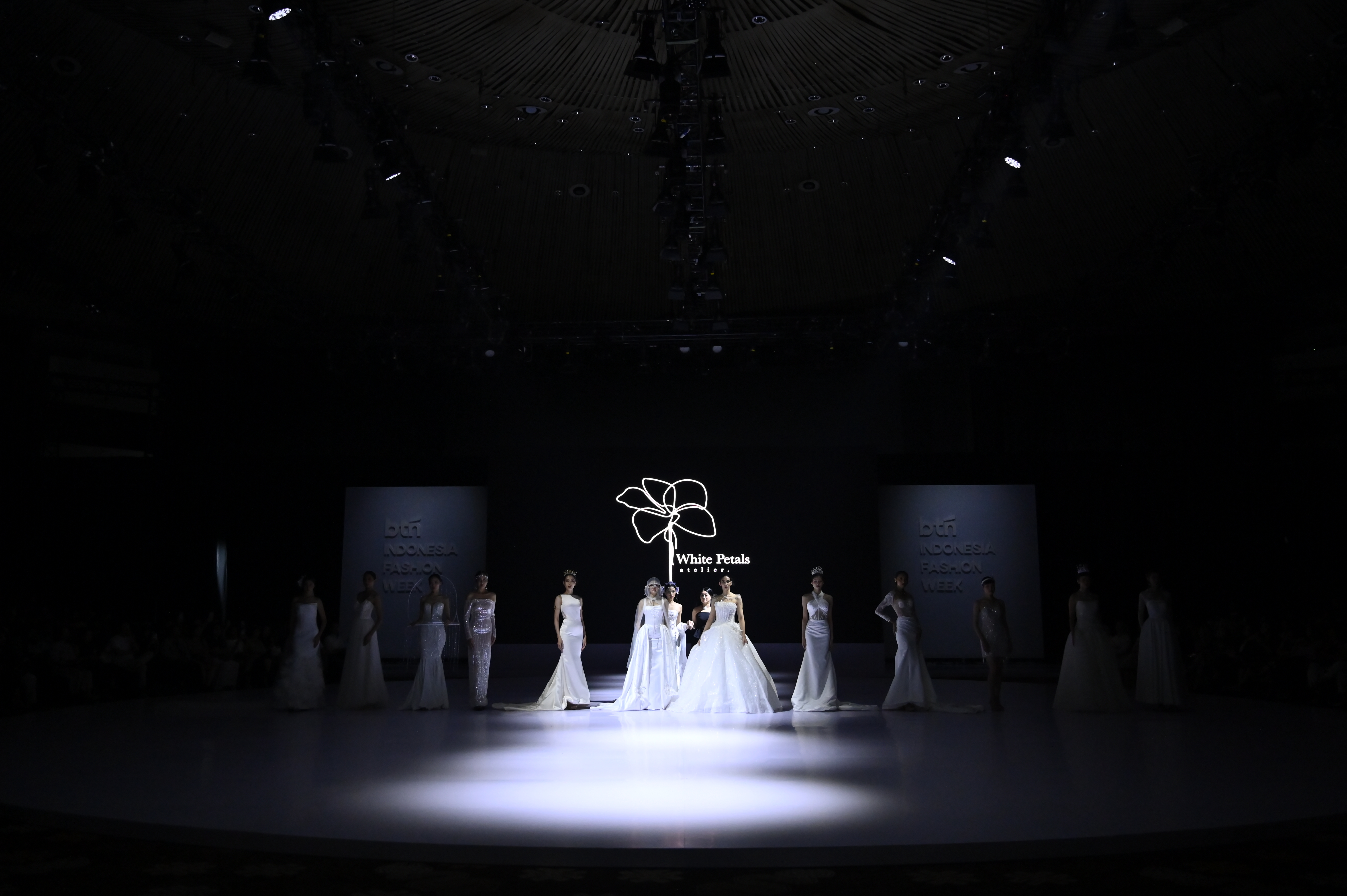 Celebrating Timeless Elegance and Personal Harmony: Shalena Beatrice Unveils “Ball of the Seasons” at Indonesia Fashion Week 2025