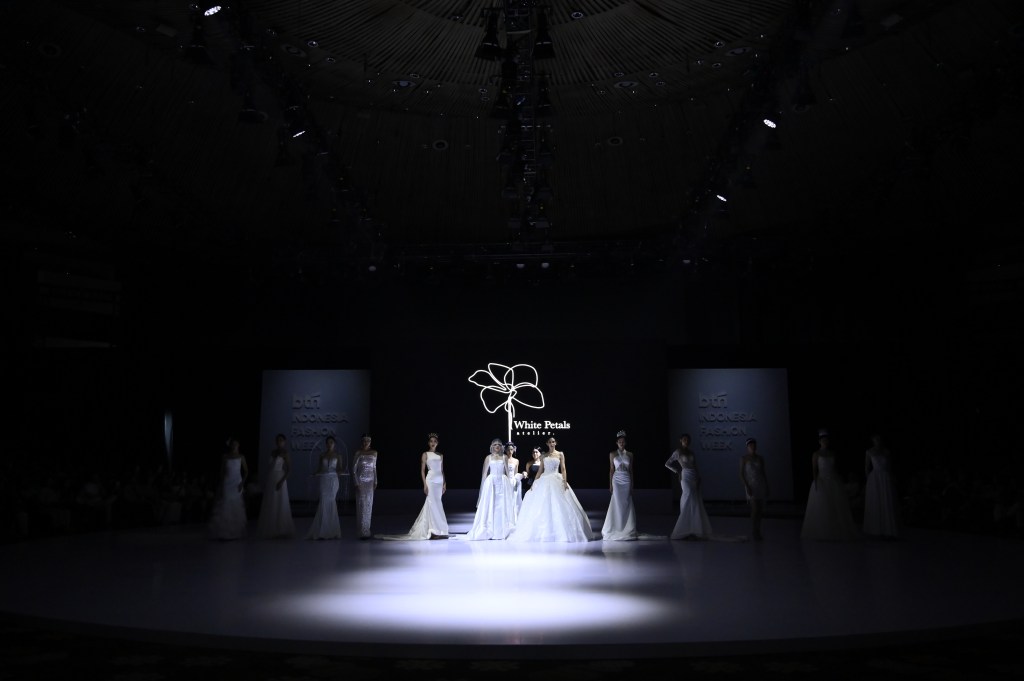 Celebrating Timeless Elegance and Personal Harmony: Shalena Beatrice Unveils “Ball of the Seasons” at Indonesia Fashion Week&nbsp;2025